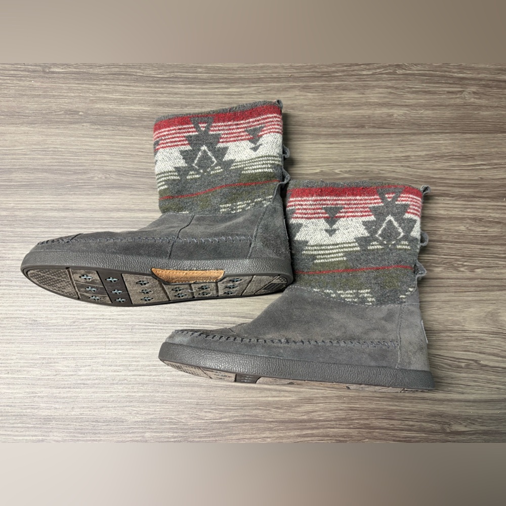 TOMS Women's Nepal Boots Fleece Lined Gray Suede Aztec Multi Color Boho Size 7